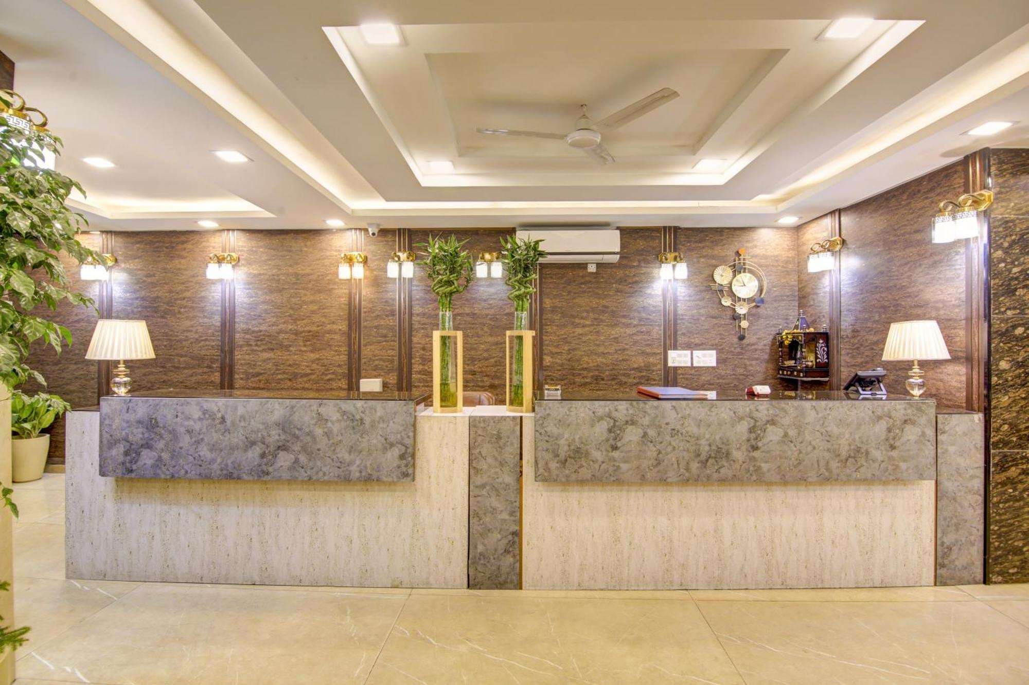 Hotel The Prithvi Near Delhi Airport Нью-Дели Экстерьер фото