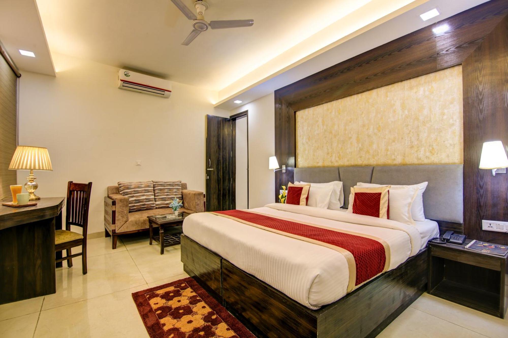 Hotel The Prithvi Near Delhi Airport Нью-Дели Экстерьер фото