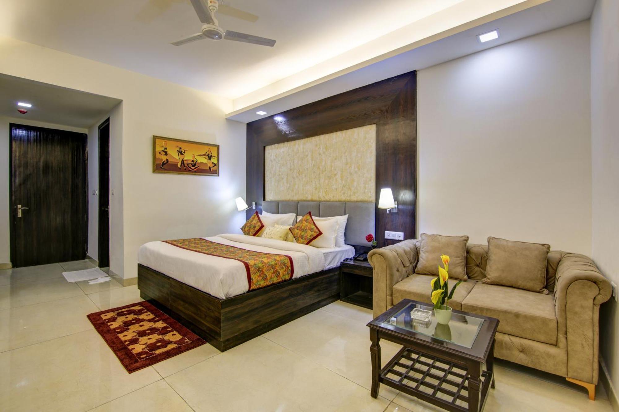 Hotel The Prithvi Near Delhi Airport Нью-Дели Экстерьер фото