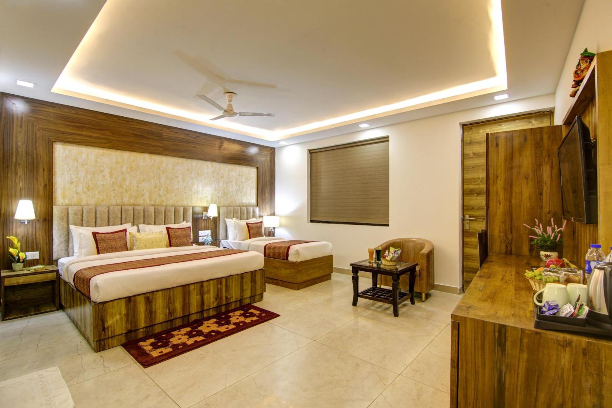 Hotel The Prithvi Near Delhi Airport Нью-Дели Экстерьер фото