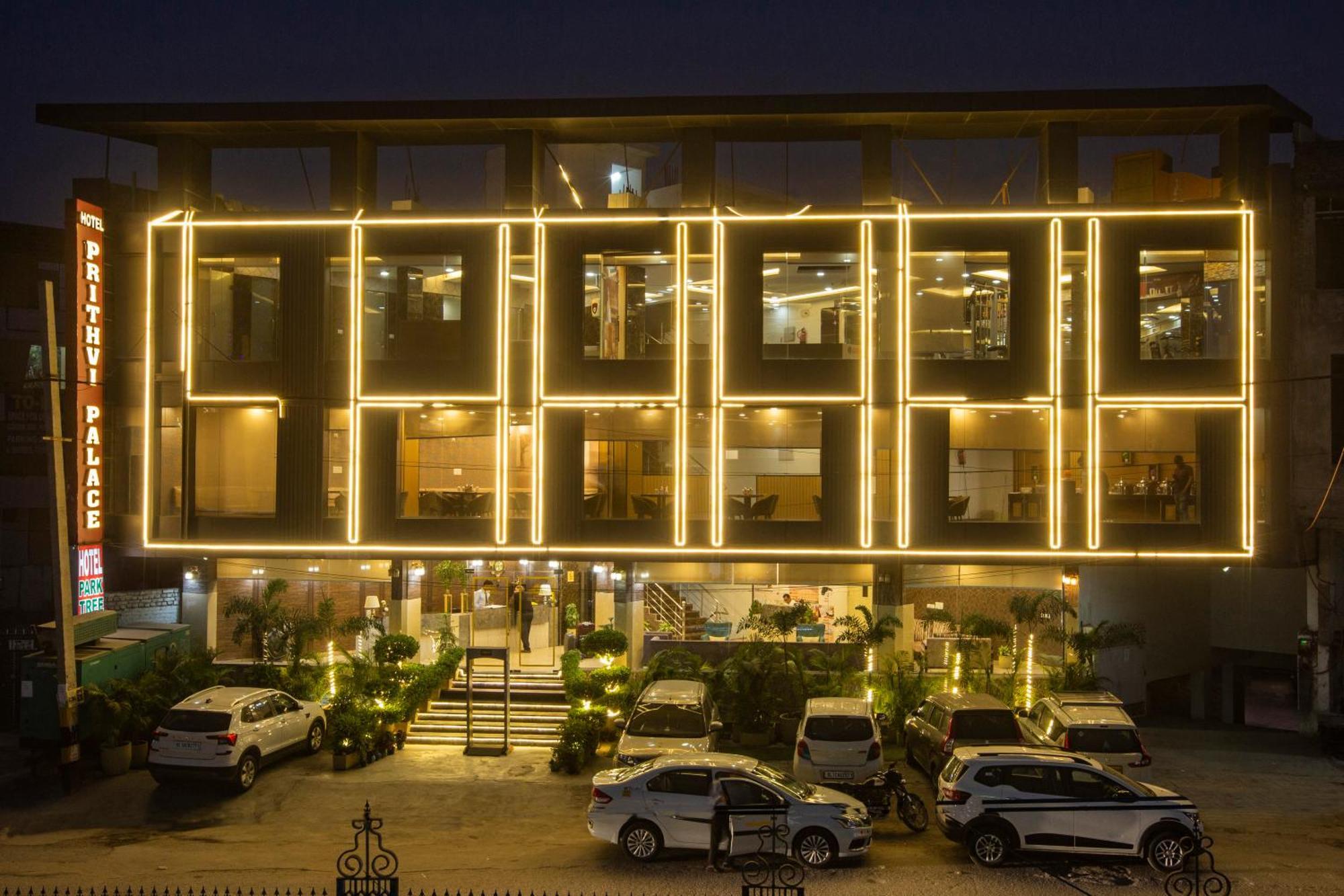 Hotel The Prithvi Near Delhi Airport Нью-Дели Экстерьер фото