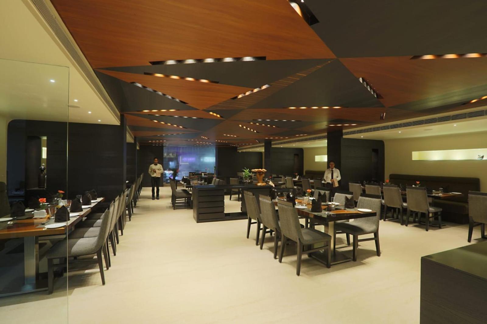 Hotel The Prithvi Near Delhi Airport Нью-Дели Экстерьер фото