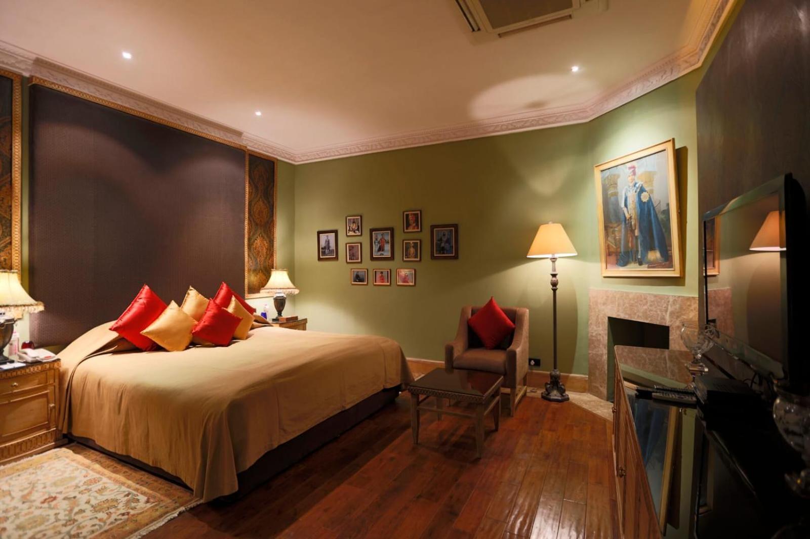 Hotel The Prithvi Near Delhi Airport Нью-Дели Экстерьер фото