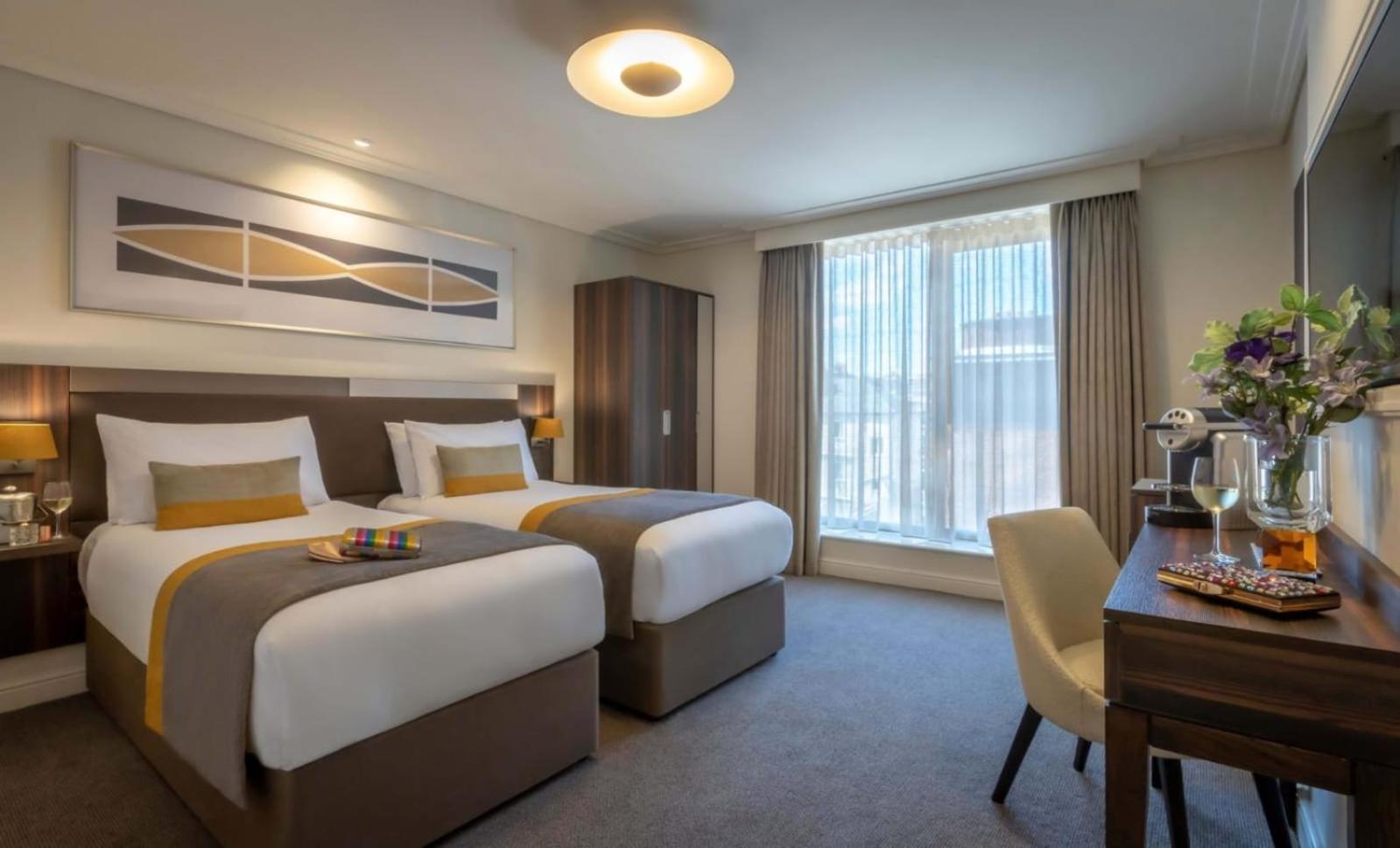 Hotel The Prithvi Near Delhi Airport Нью-Дели Экстерьер фото